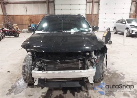 2019 Jeep Compass Altitude 4X4 z USA, uszkodzony, nr VIN 3C4NJDBB6KT768564